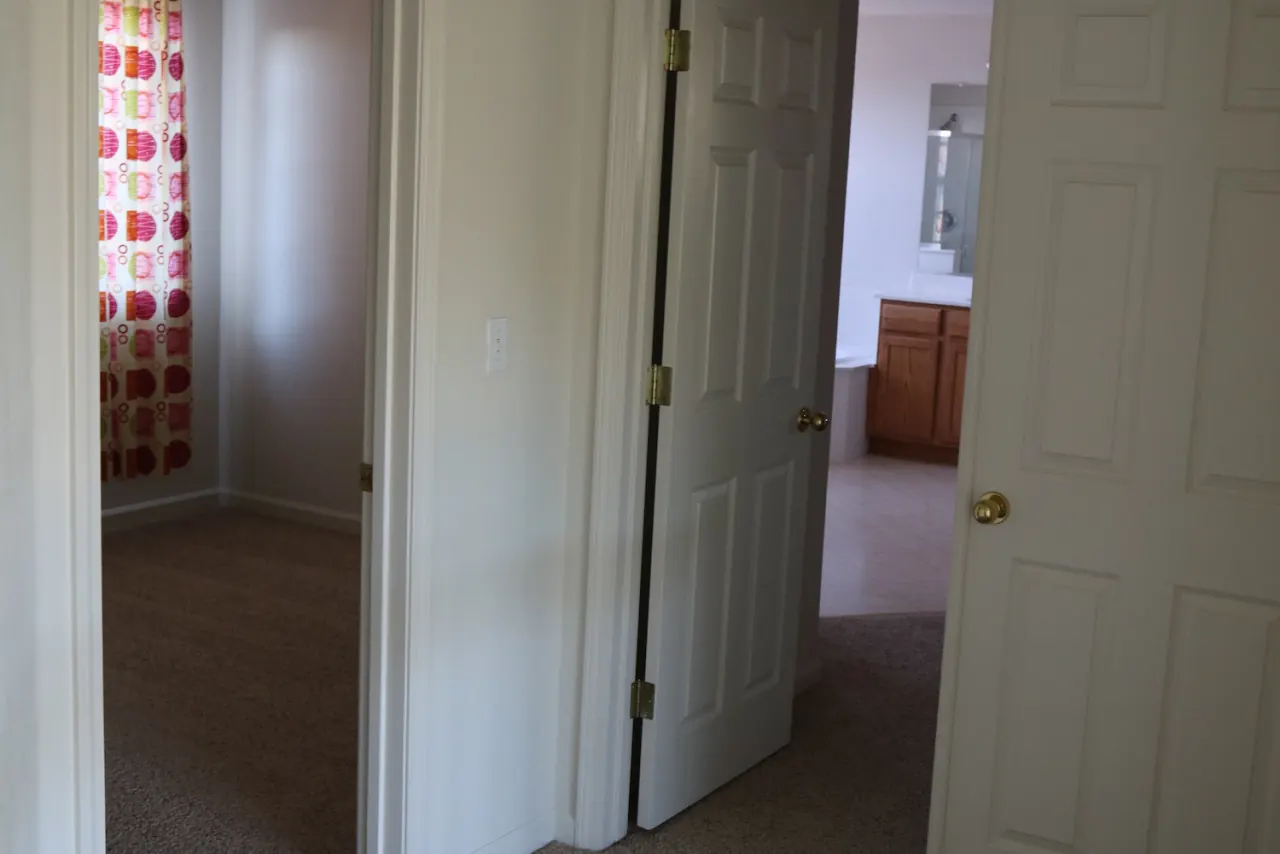 Second upstairs bedroom